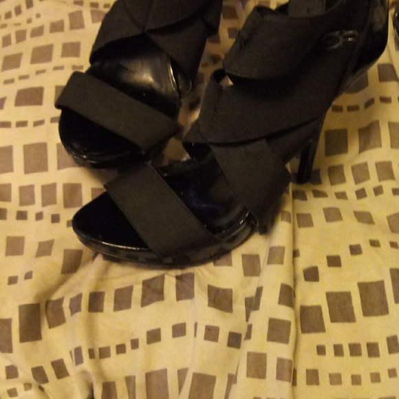 Heela - Picture 6 of 8